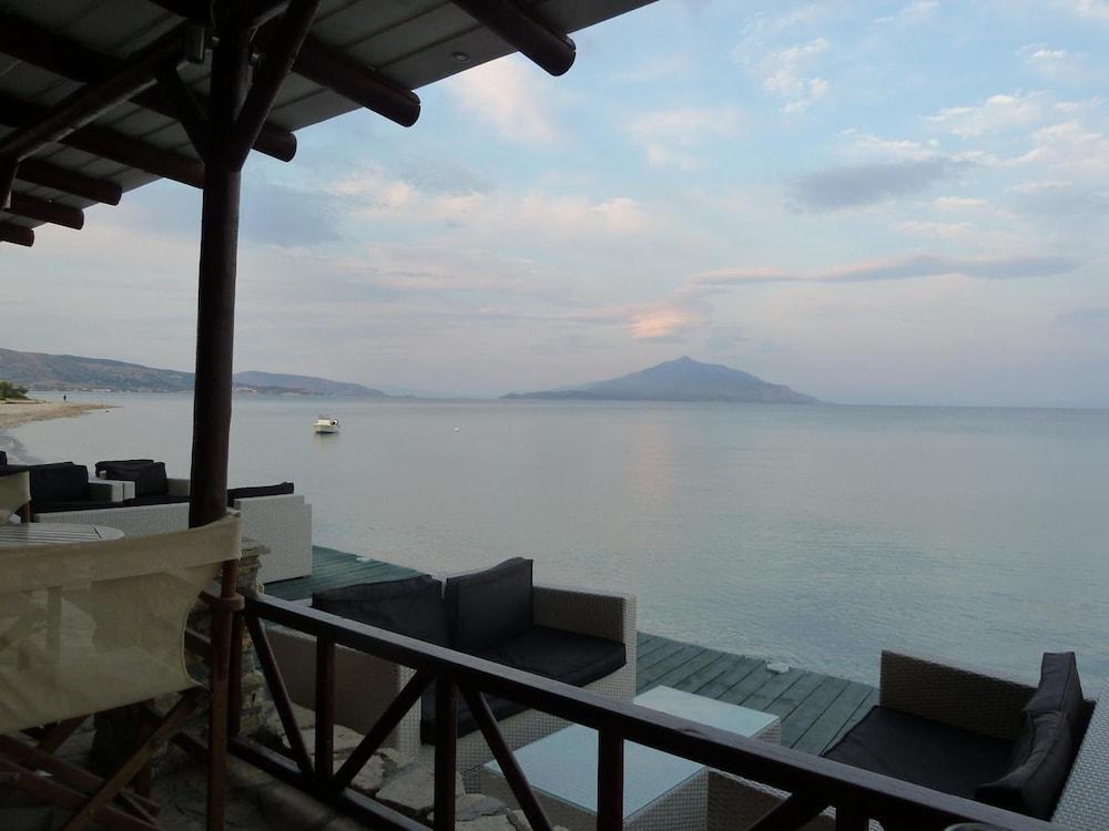 Rania Beach Iréo Kültér fotó