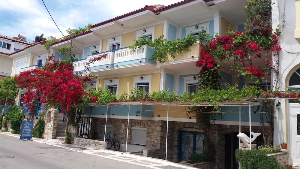 Rania Beach Iréo Kültér fotó