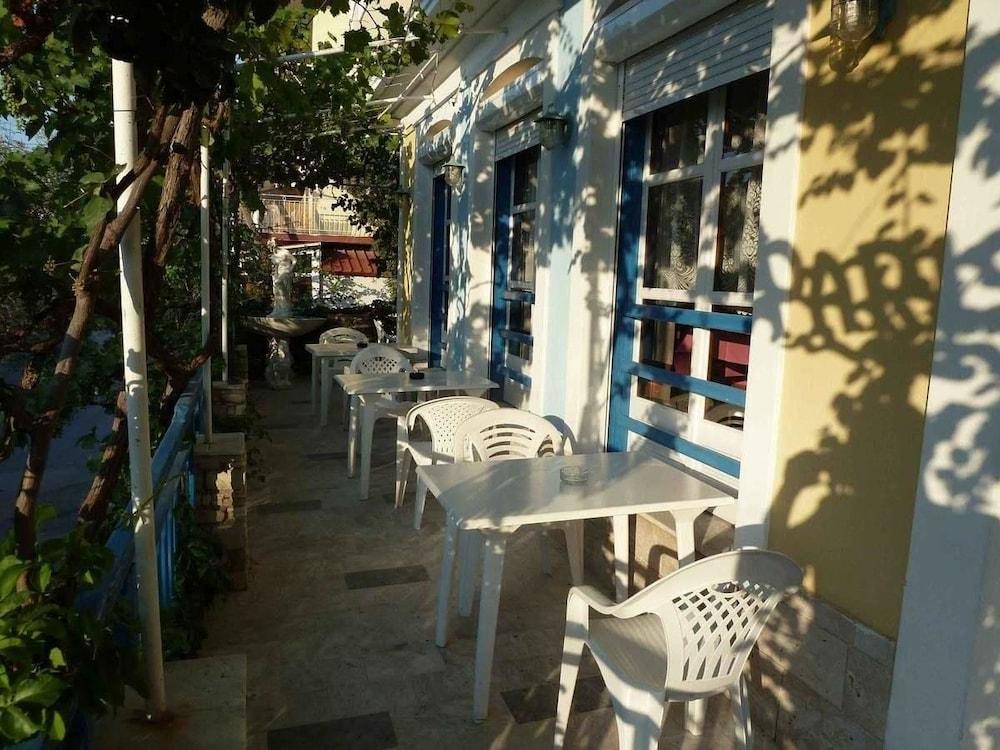 Rania Beach Iréo Kültér fotó